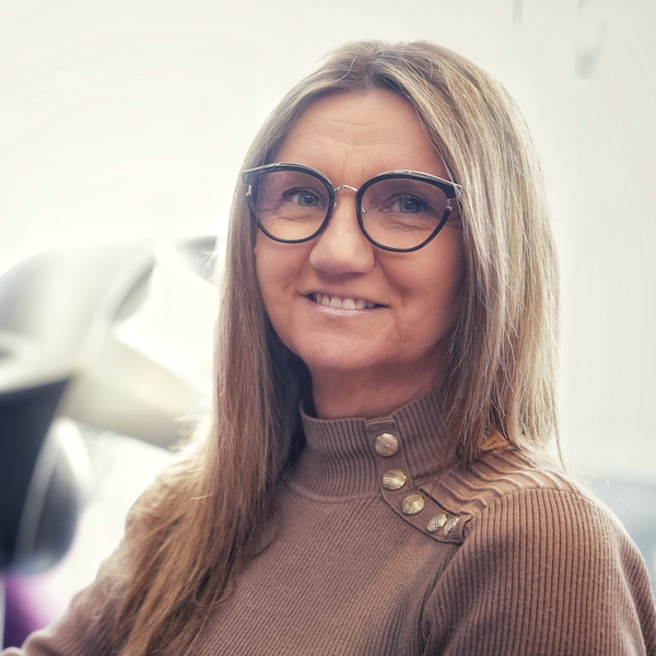 Inhaberin Friseurin Sanela Selman Bild der Inhaberin Friseurin Sanela Selman